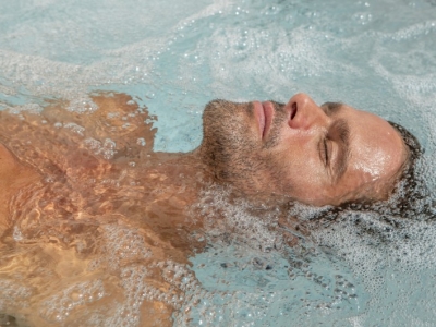 Adiós al estrés: cómo un jacuzzi eficiente puede transformar tu salud y sueño